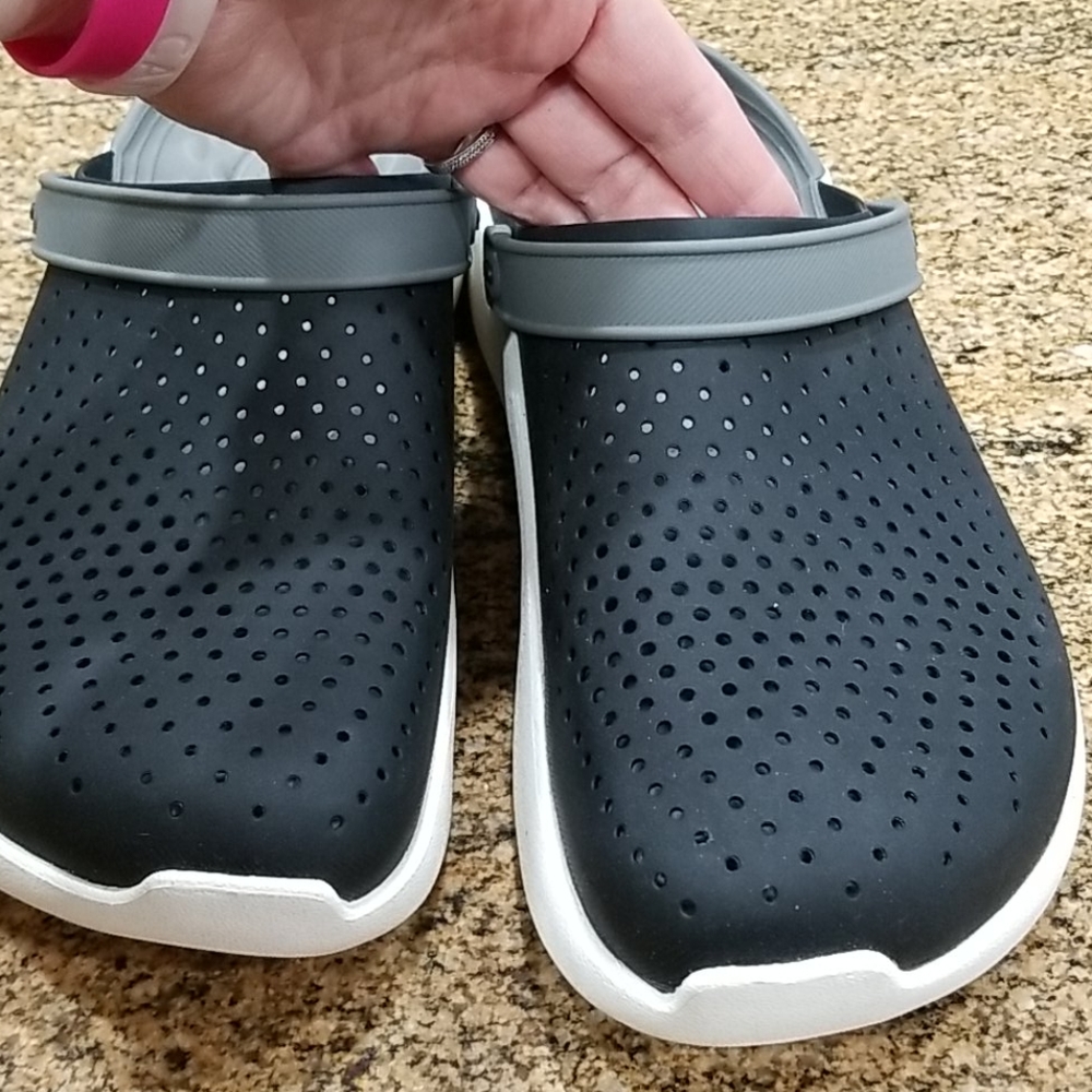 CROCS Literide Clogs, Black/Grey, Great Condition!